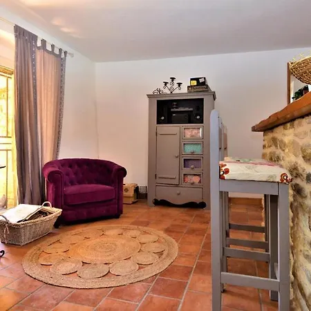 بيت للعطل Mas Des Magnarelles / Uzes / Cevennes *